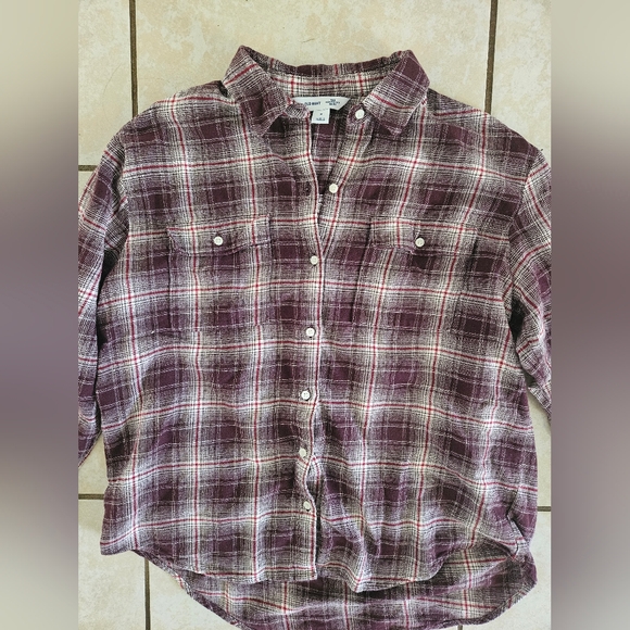 🟣Maroon plaid shirt - Picture 2 of 5